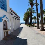 Pensión Nerjarooms 3*