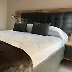 Nerjarooms Pensión