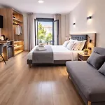Pensión Nerjarooms 3*